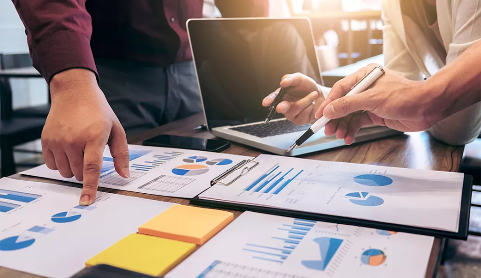 How the Best Mutual Fund Expert in Pune Analyses Fund Performance